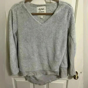 5/$35 Dylan Anthropologie V Neck Fleece Pullover Asymmetrical hem XS gray